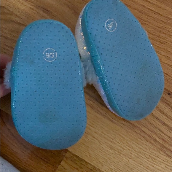 Frozen slippers - Picture 2 of 2